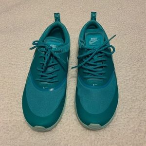 TURQUOISE NIKE AIR MAX THEA RUNNING SNEAKERS